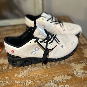 8.5 Men’s onclouds